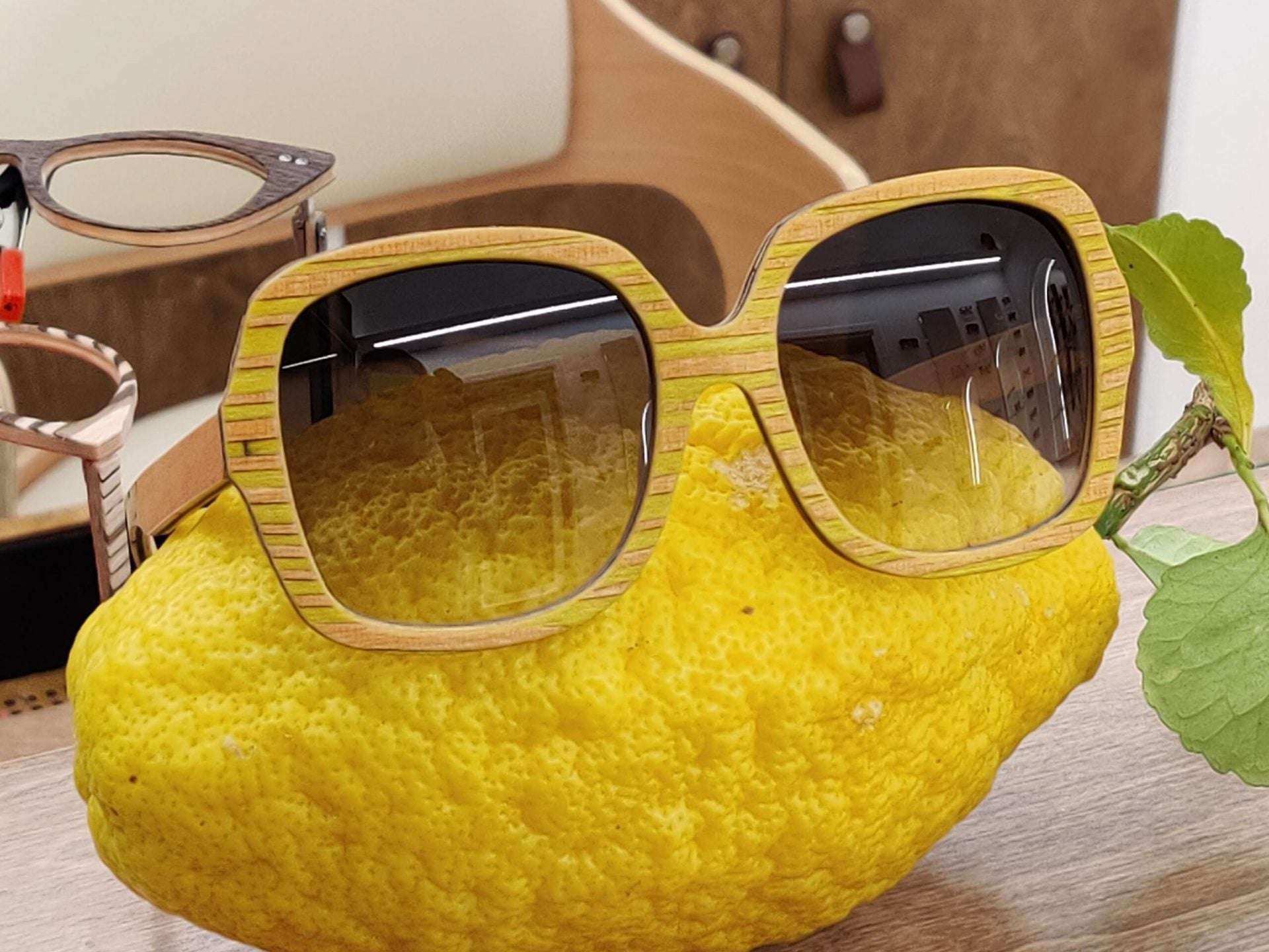 Occhiali da sole sabbiato giallo e arancio CREO 008, fatti a mano a Positano