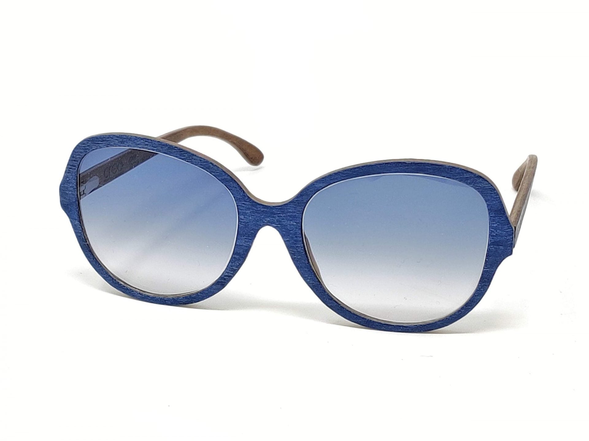 Occhiali da sole in legno blu CREO 002, fatti a mano a Positano
